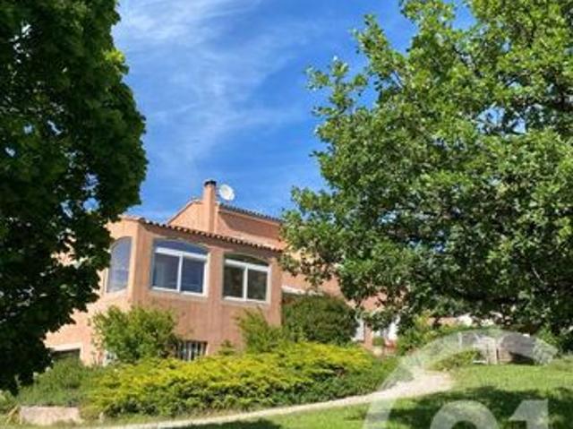 Propriété 5 pièces 135 m²