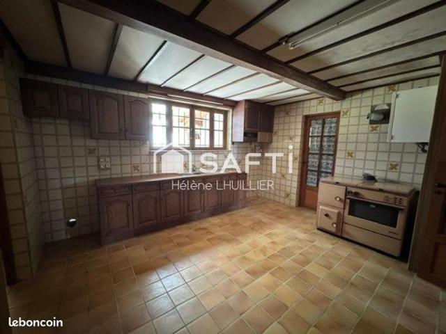 Propriété 5 pièces 136 m²