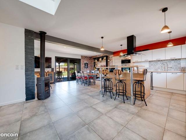 Propriété 5 pièces 130 m²