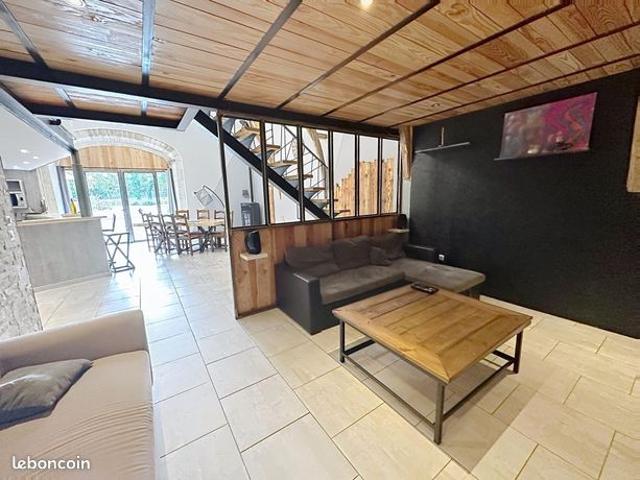 Propriété 5 pièces 148 m²
