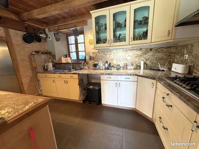 Propriété 5 pièces 140 m²