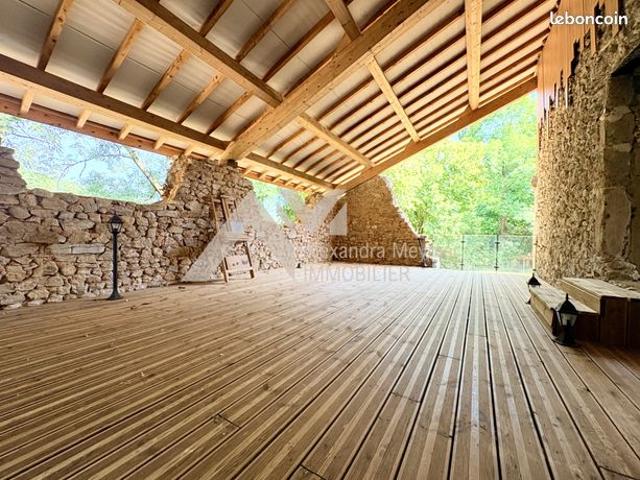 Propriété 5 pièces 180 m²