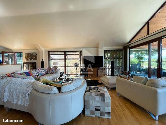 Propriété 5 pièces 198 m²