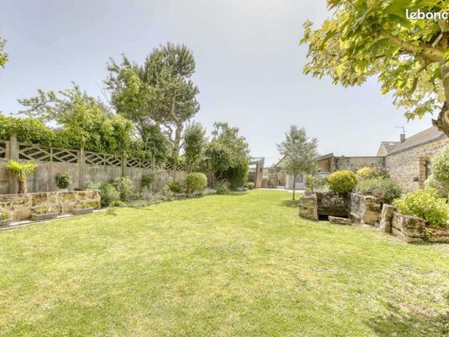 Propriété 5 pièces 204 m²