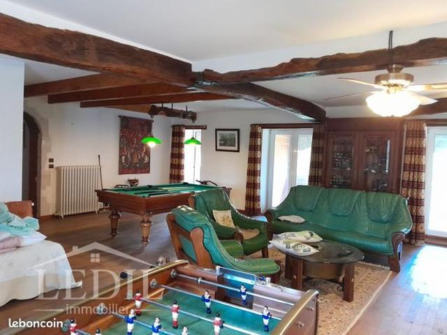 Propriété 5 pièces 280 m²
