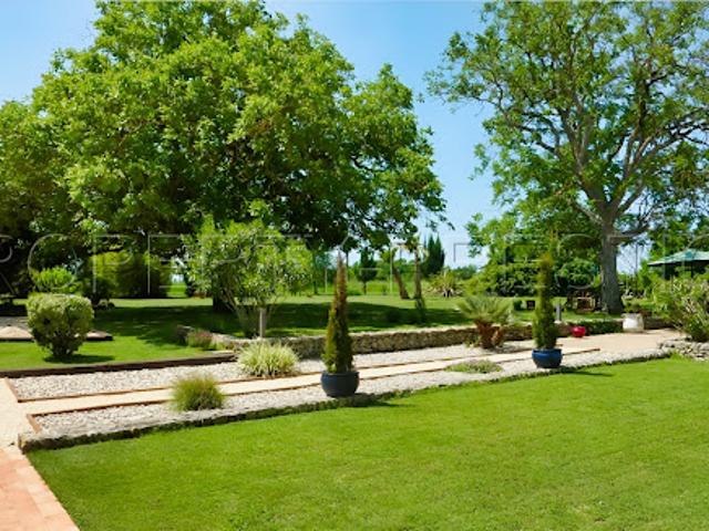 Propriété avec jardin
