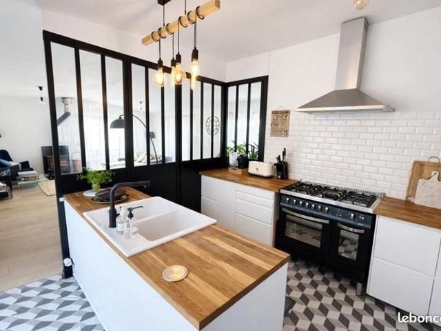 Propriété 6 pièces 139 m²