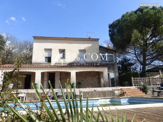 Propriété 6 pièces 132 m²