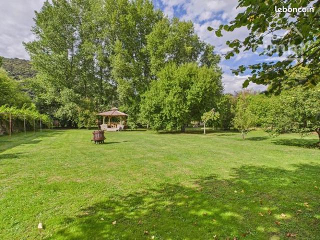 Propriété 6 pièces 145 m²