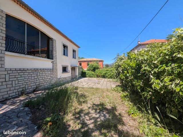 Propriété 6 pièces 145 m²