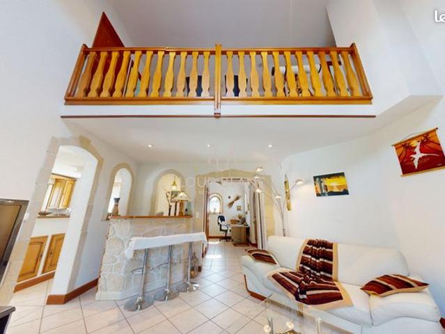 Propriété 6 pièces 143 m²