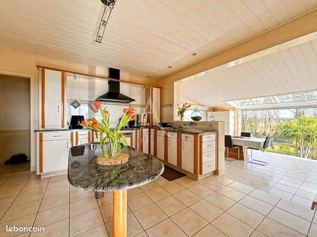 Propriété 6 pièces 165 m²