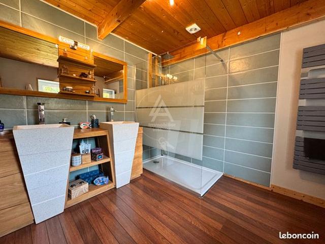 Propriété 6 pièces 160 m²