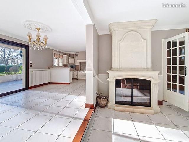 Propriété 6 pièces 162 m²