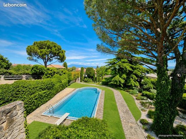 Propriété 6 pièces 170 m²