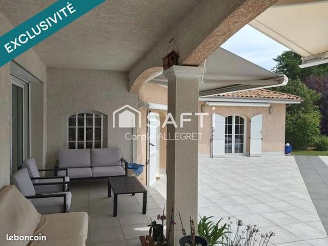 Propriété 6 pièces 180 m²
