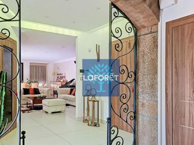 Propriété 6 pièces 190 m²