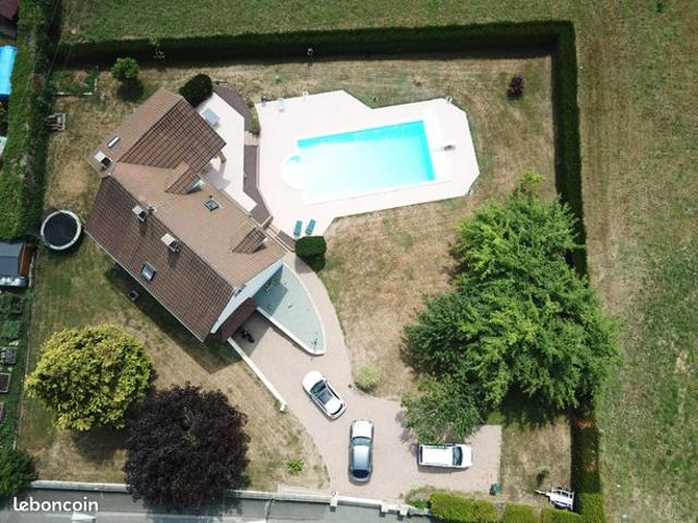 Propriété 6 pièces 200 m²
