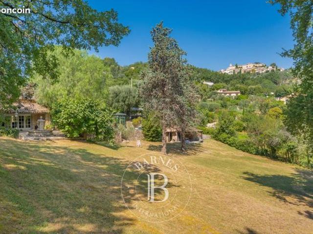 Propriété 6 pièces 244 m²