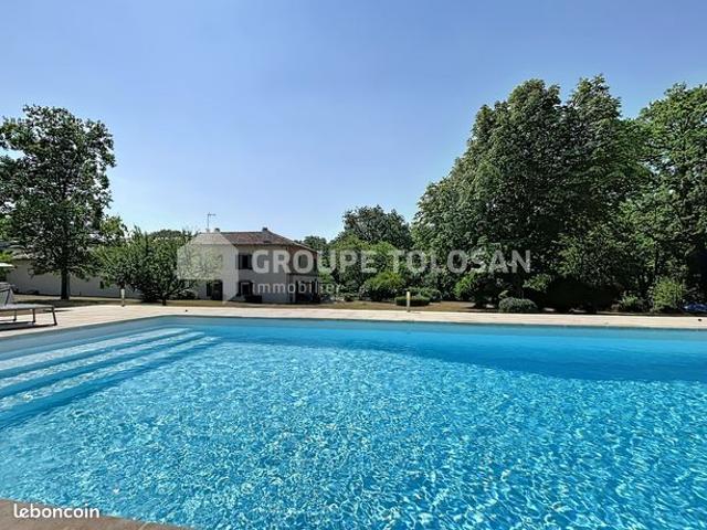 Propriété 6 pièces 255 m²
