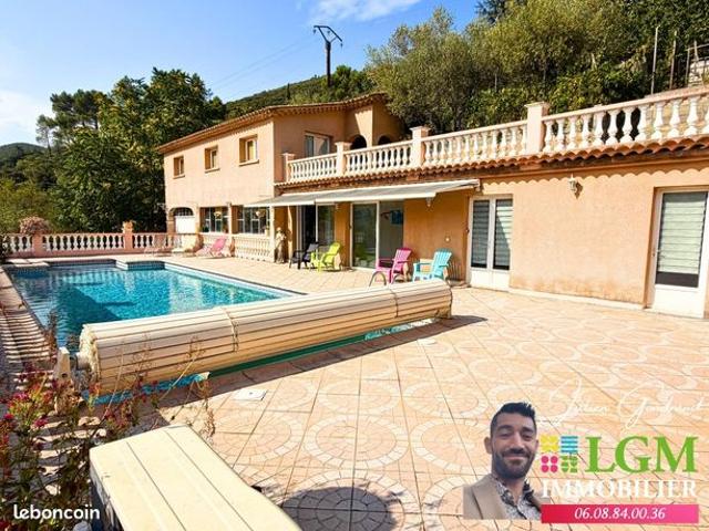 Maison 6 pièces 285 m²