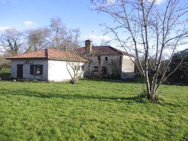 Propriété 6 pièces + dépendances sur 19 HA de terrain à vendre LAGRAULET DU GERS