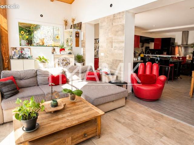 Propriété 8 pièces 166 m²