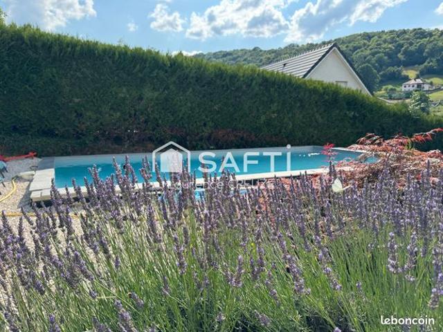 Propriété 8 pièces 188 m²