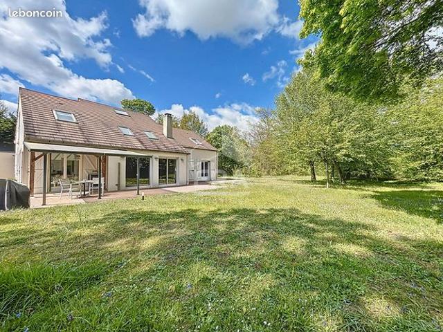 Propriété 8 pièces 197 m²