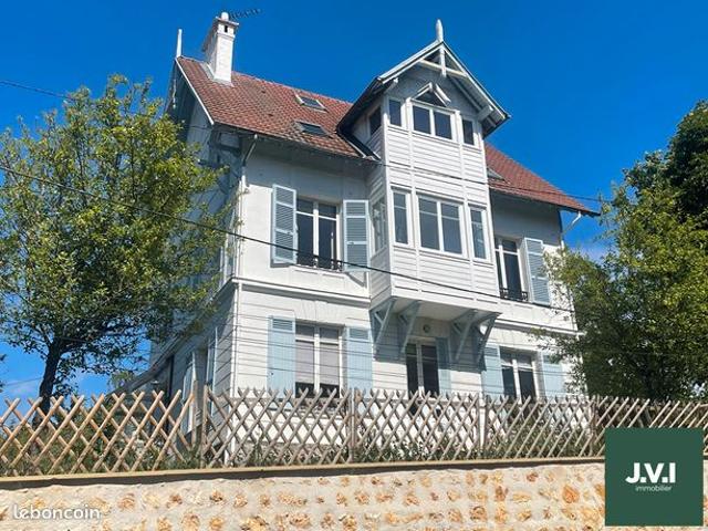 Propriété 8 pièces 205 m²