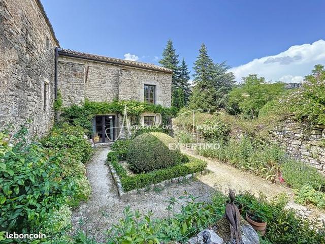 Propriété 8 pièces 224 m²