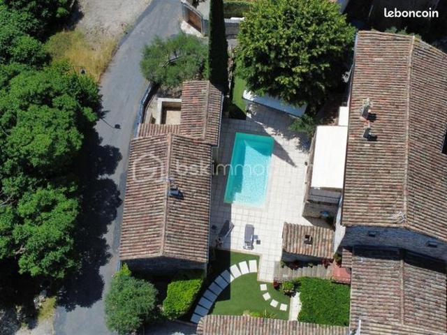 Propriété 8 pièces 220 m²