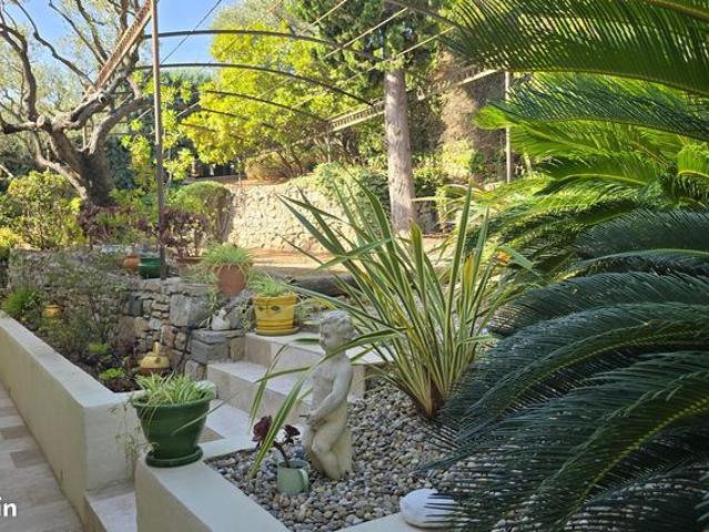 Propriété 8 pièces 240 m²