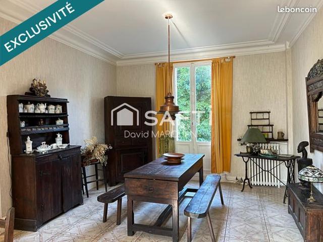 Maison 8 pièces 243 m²