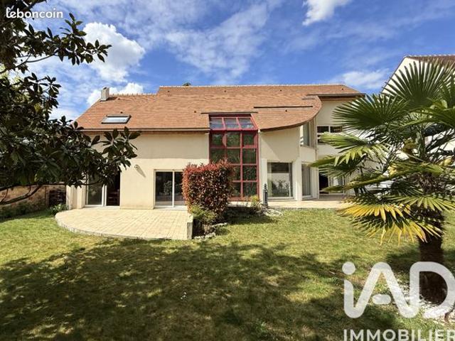 Propriété 8 pièces 261 m²