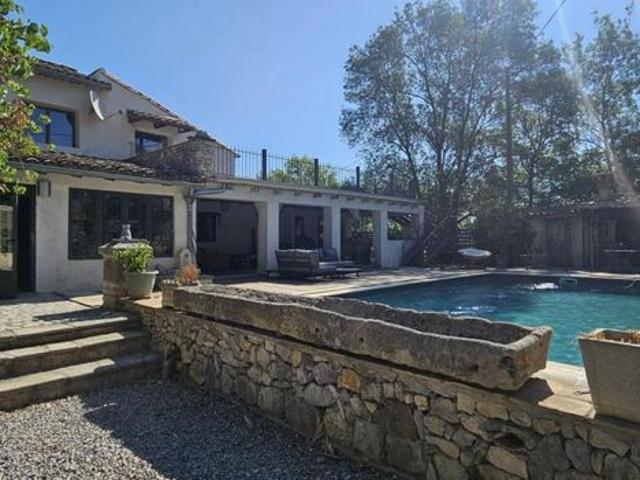 Propriété 8 pièces 278 m²