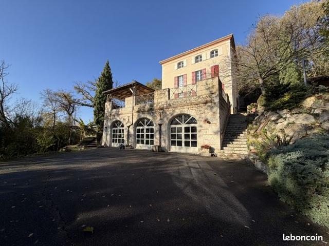 Propriété 8 pièces 282 m²