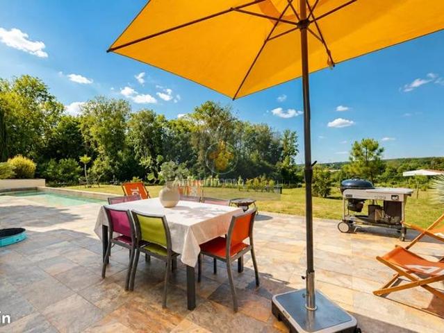 Propriété 8 pièces 410 m²