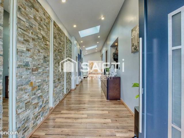 Propriété 9 pièces 225 m²