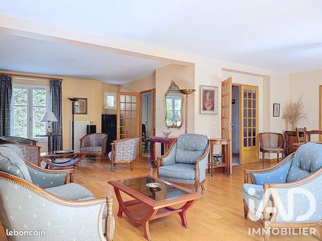 Propriété 9 pièces 222 m²