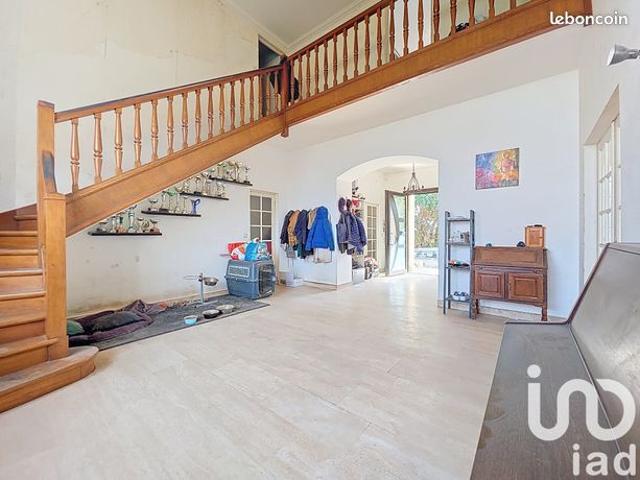 Propriété 9 pièces 256 m²