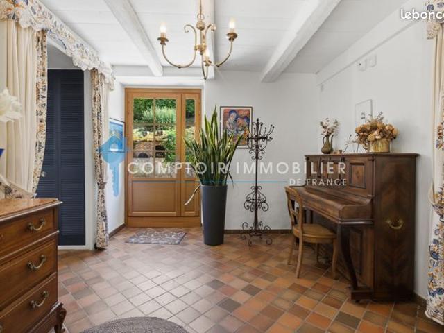 Propriété 9 pièces 251 m²