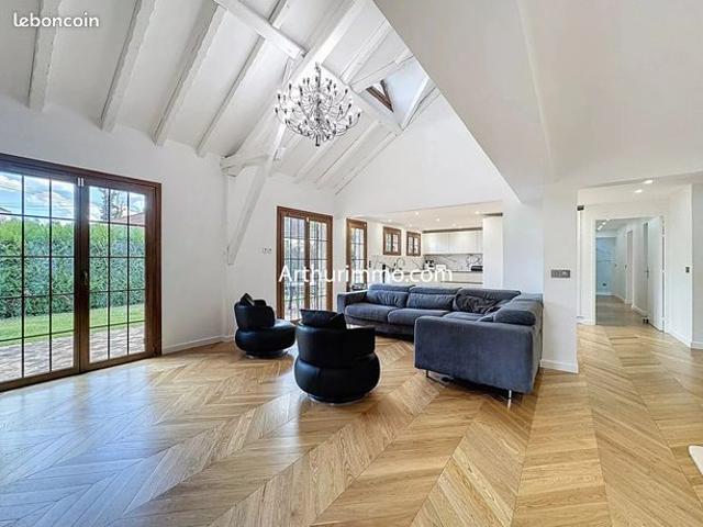 Propriété 9 pièces 270 m²