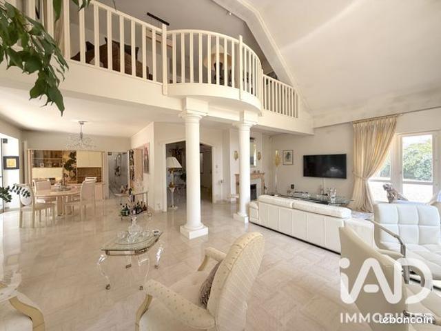 Propriété 9 pièces 282 m²