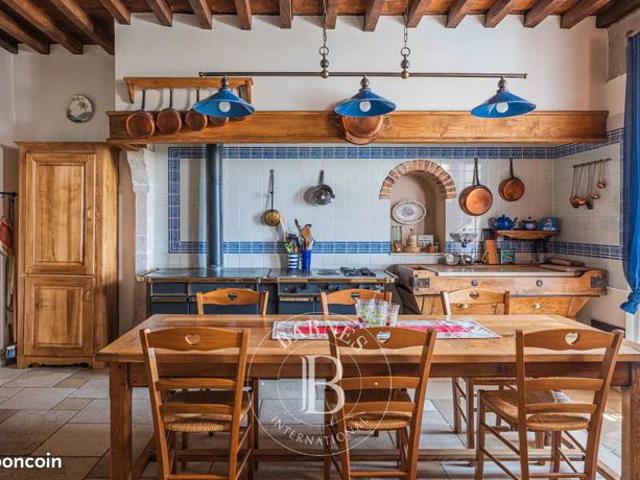 Propriété 9 pièces 330 m²