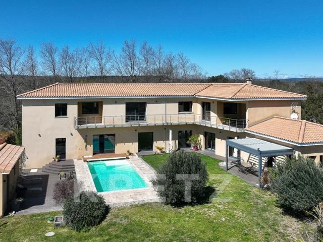 Propriété confidentielle d’exception – Vue spectaculaire et. 415m² Grignan