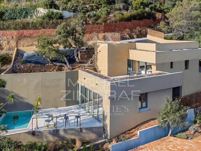 Propriété Contemporaine Avec Vue Mer Imprenable 104m² Théoule sur Mer