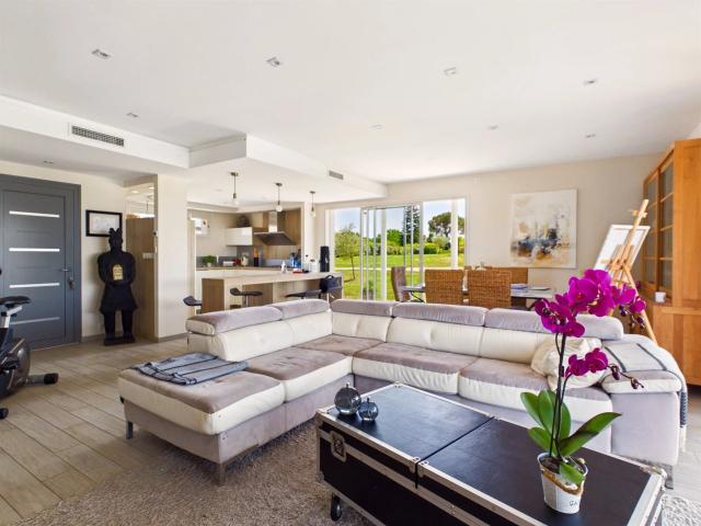 Propriété contemporaine de 4 chambres avec piscine et effica. 145m² Salignac Eyvigues