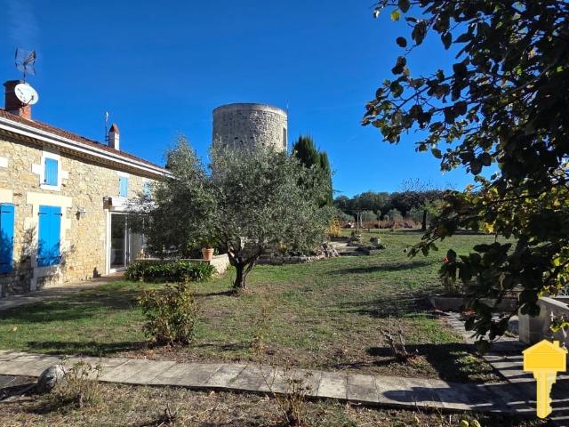 Propriété Charentaise Avec Oliveraie, 4Ha De Terrain, Vue Es. 244m² Mirambeau