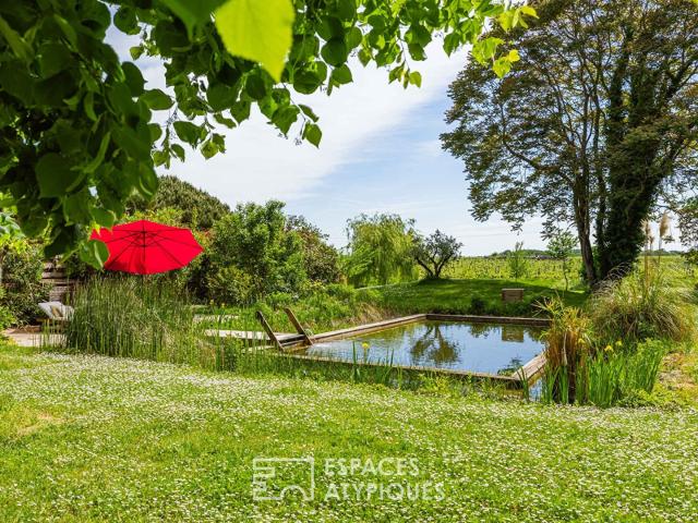 Propriété charentaise de charme bercée par la nature 385m² Corme Royal